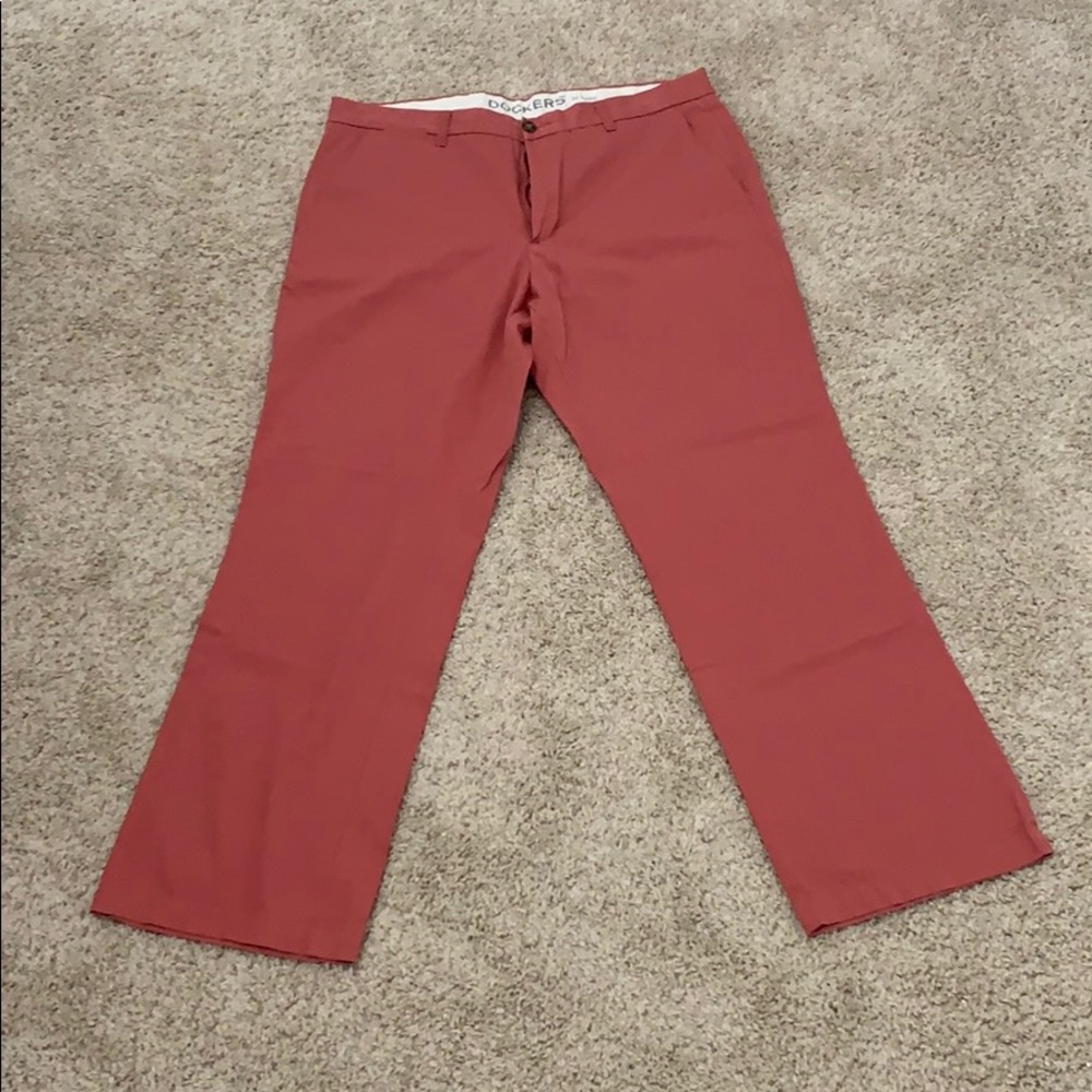 Dockers red chino